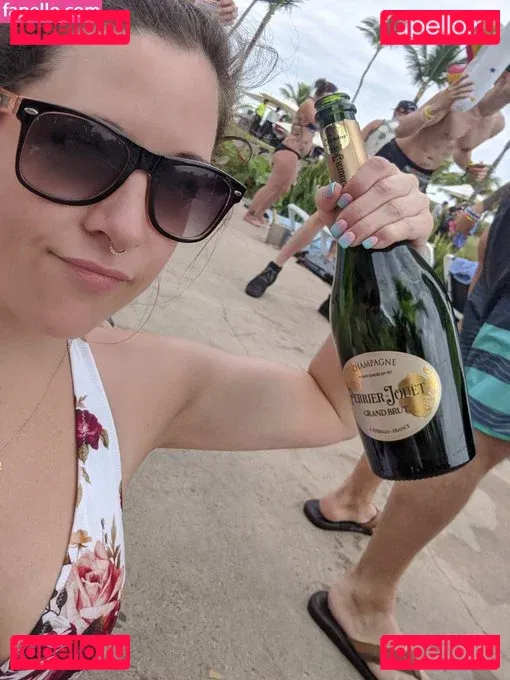 Renee Onlyfans Photo Gallery 