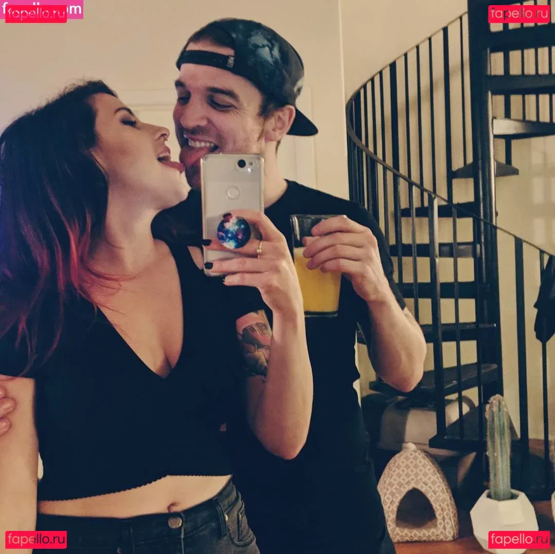 Renee Onlyfans Photo Gallery 