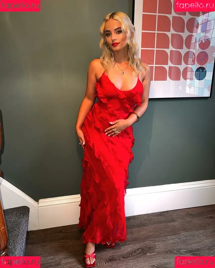 Coronation Street Onlyfans Photo Gallery 