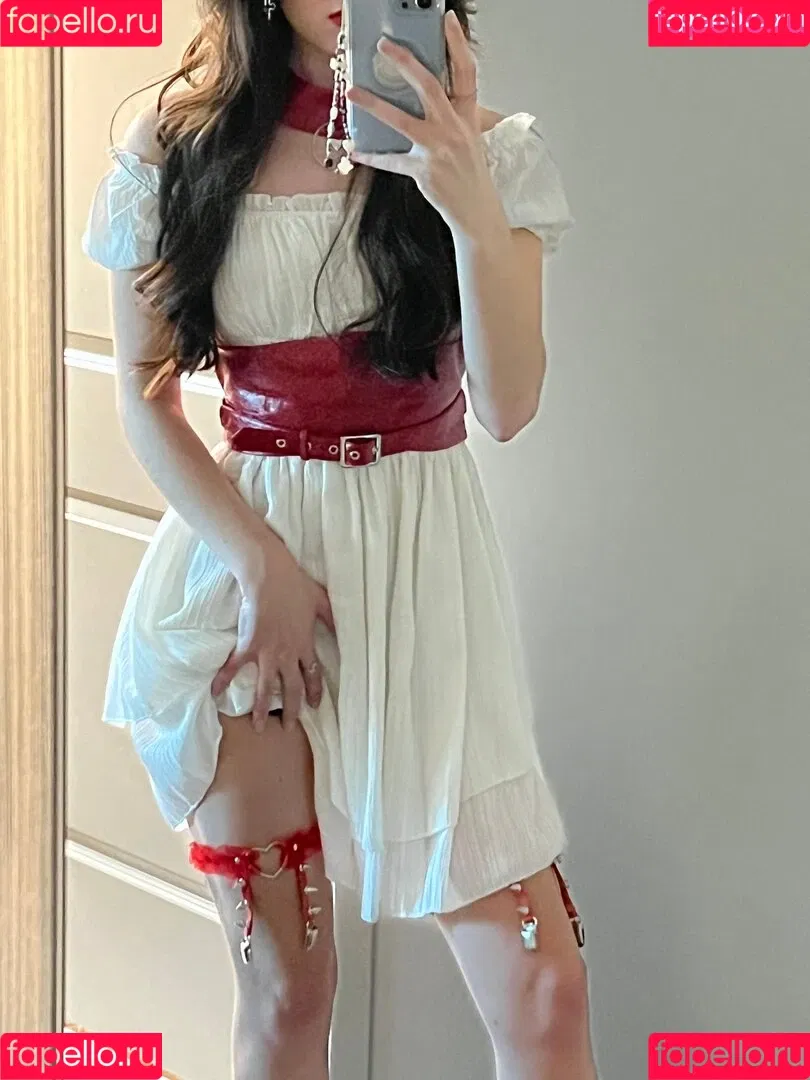 Beebee ASMR Onlyfans Photo Gallery 