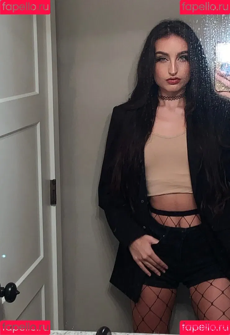 Beebee ASMR Onlyfans Photo Gallery 