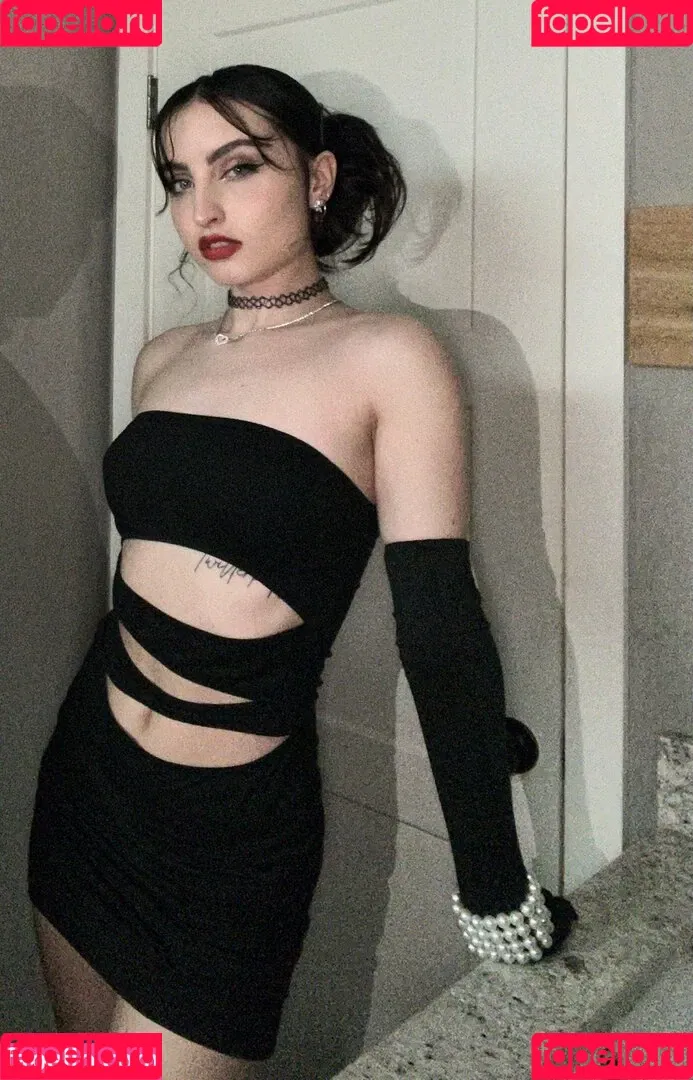 Beebee ASMR Onlyfans Photo Gallery 