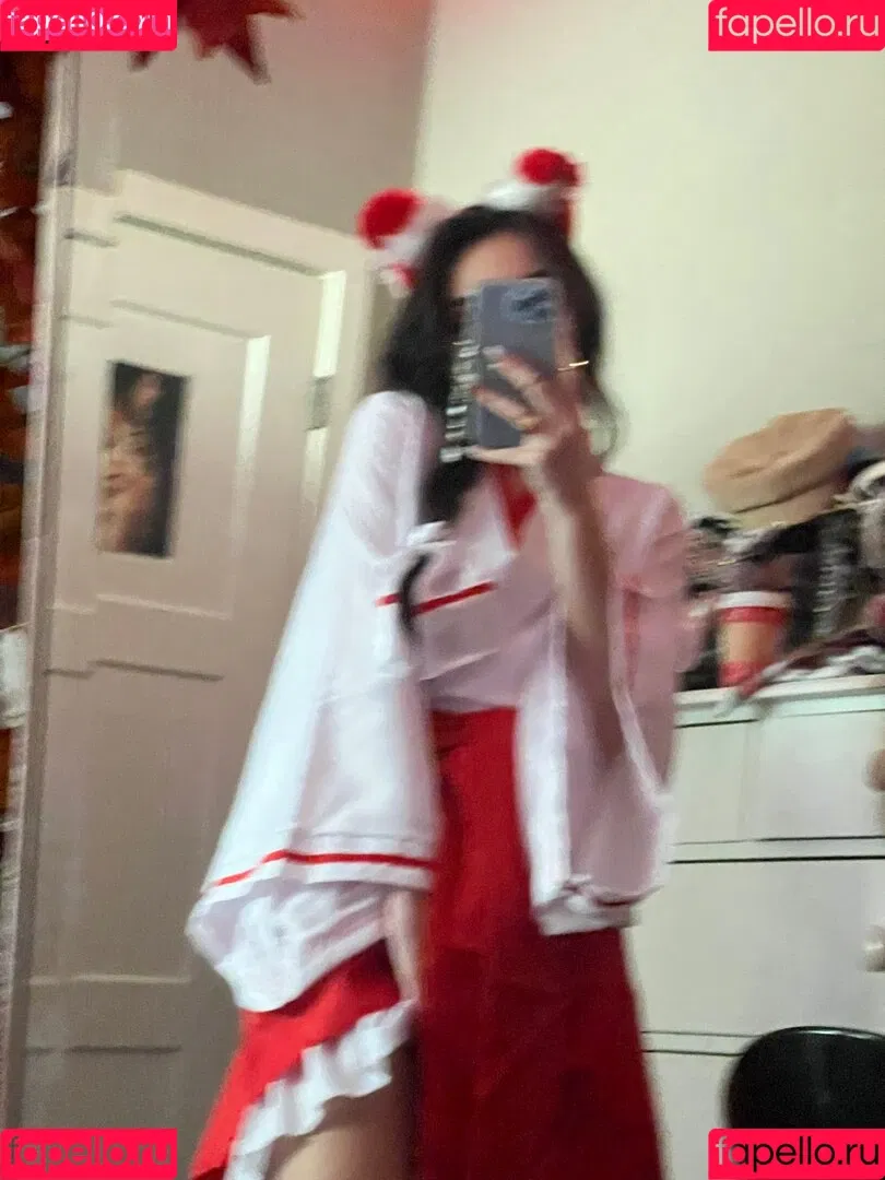 Beebee ASMR Onlyfans Photo Gallery 