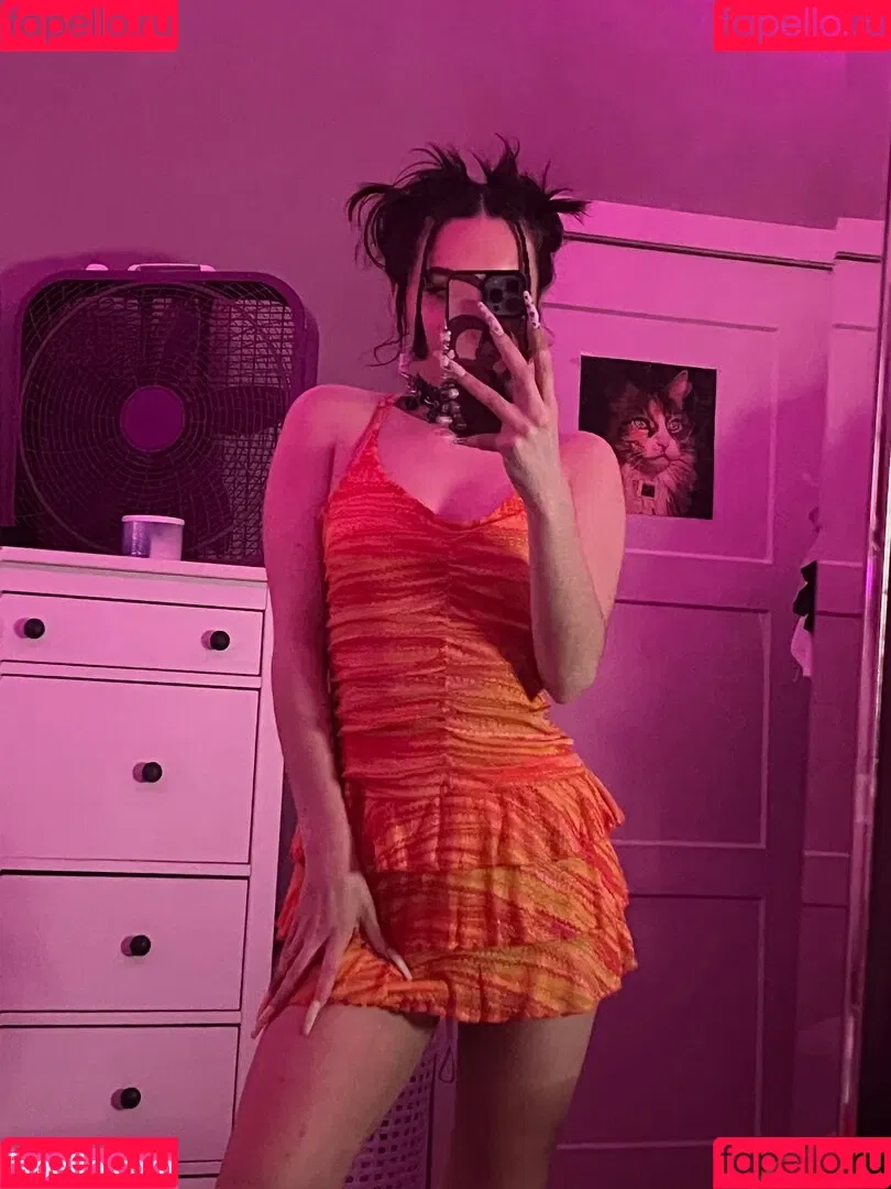 Beebee ASMR Onlyfans Photo Gallery 