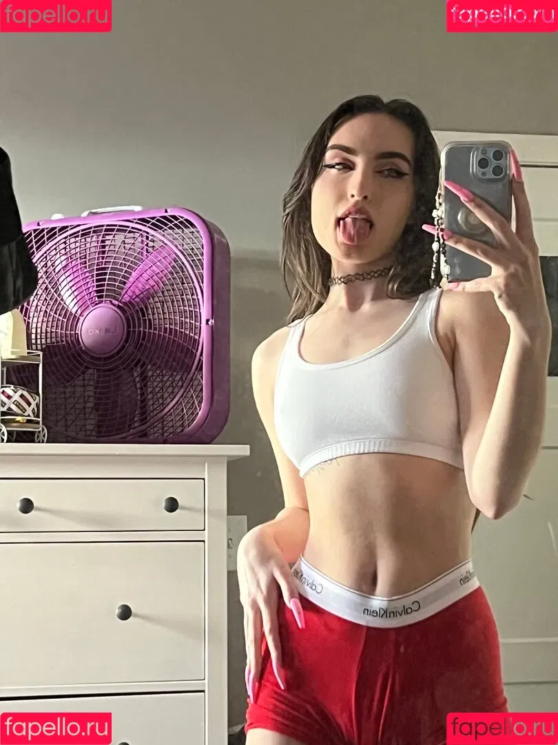 Beebee ASMR Onlyfans Photo Gallery 