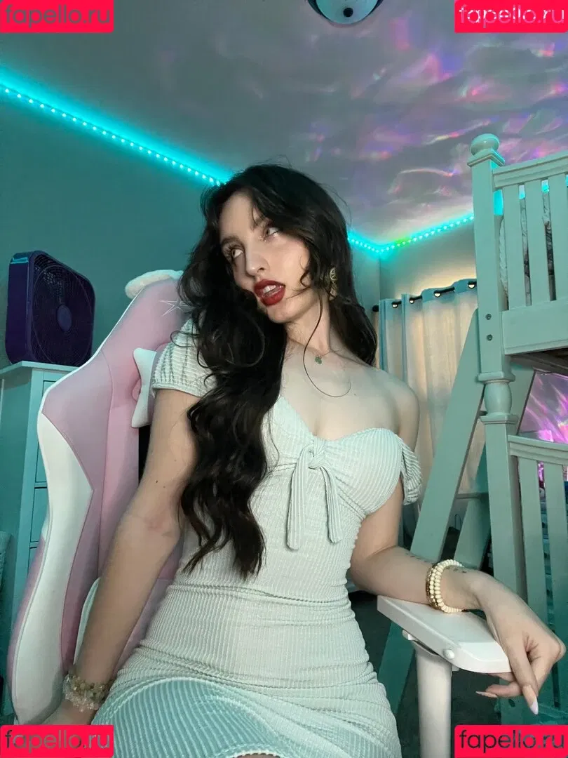 Beebee ASMR Onlyfans Photo Gallery 
