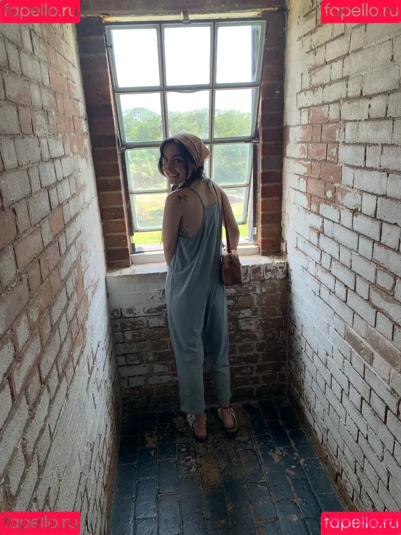Beebee ASMR Onlyfans Photo Gallery 