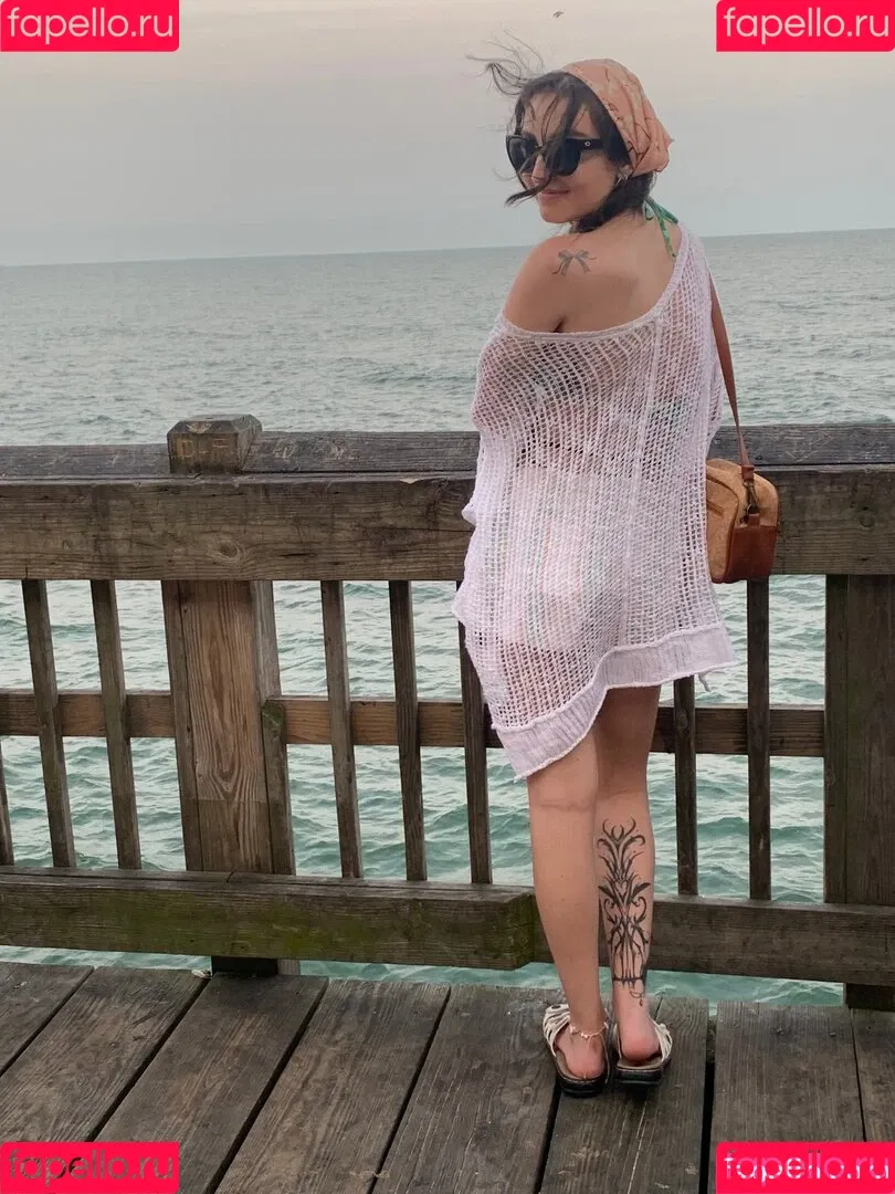 Beebee ASMR Onlyfans Photo Gallery 