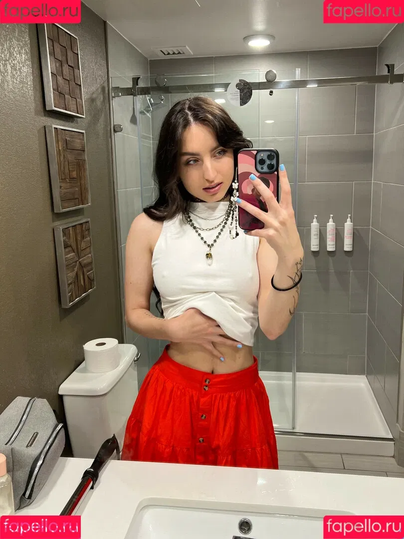Beebee ASMR Onlyfans Photo Gallery 