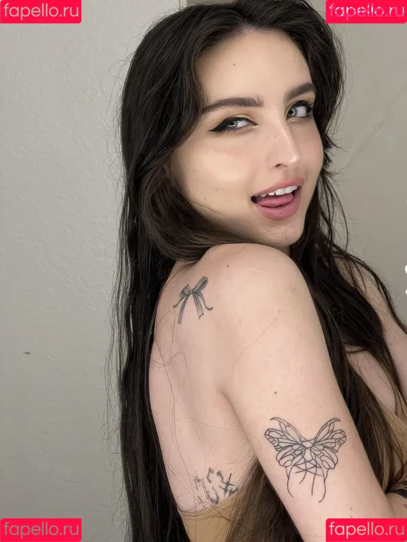 Beebee ASMR Onlyfans Photo Gallery 