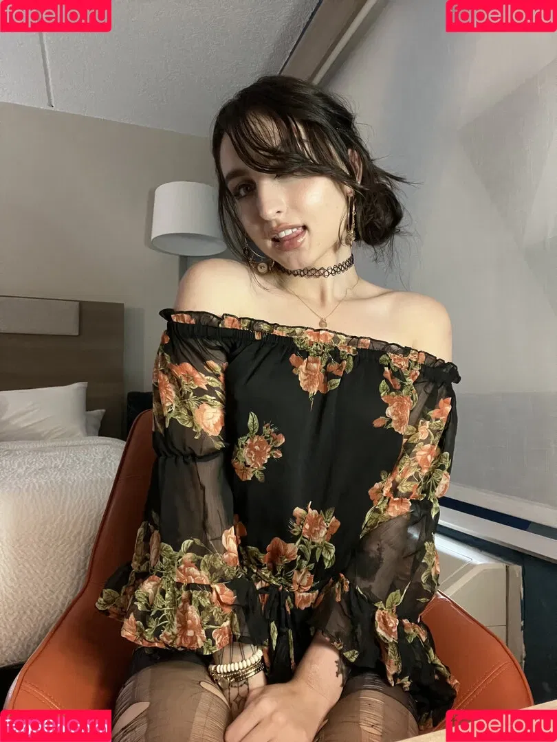 Beebee ASMR Onlyfans Photo Gallery 