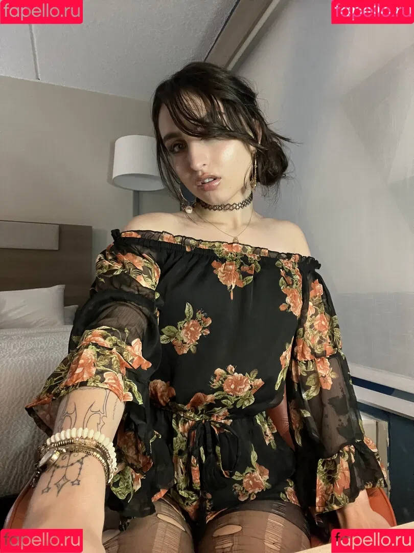 Beebee ASMR Onlyfans Photo Gallery 