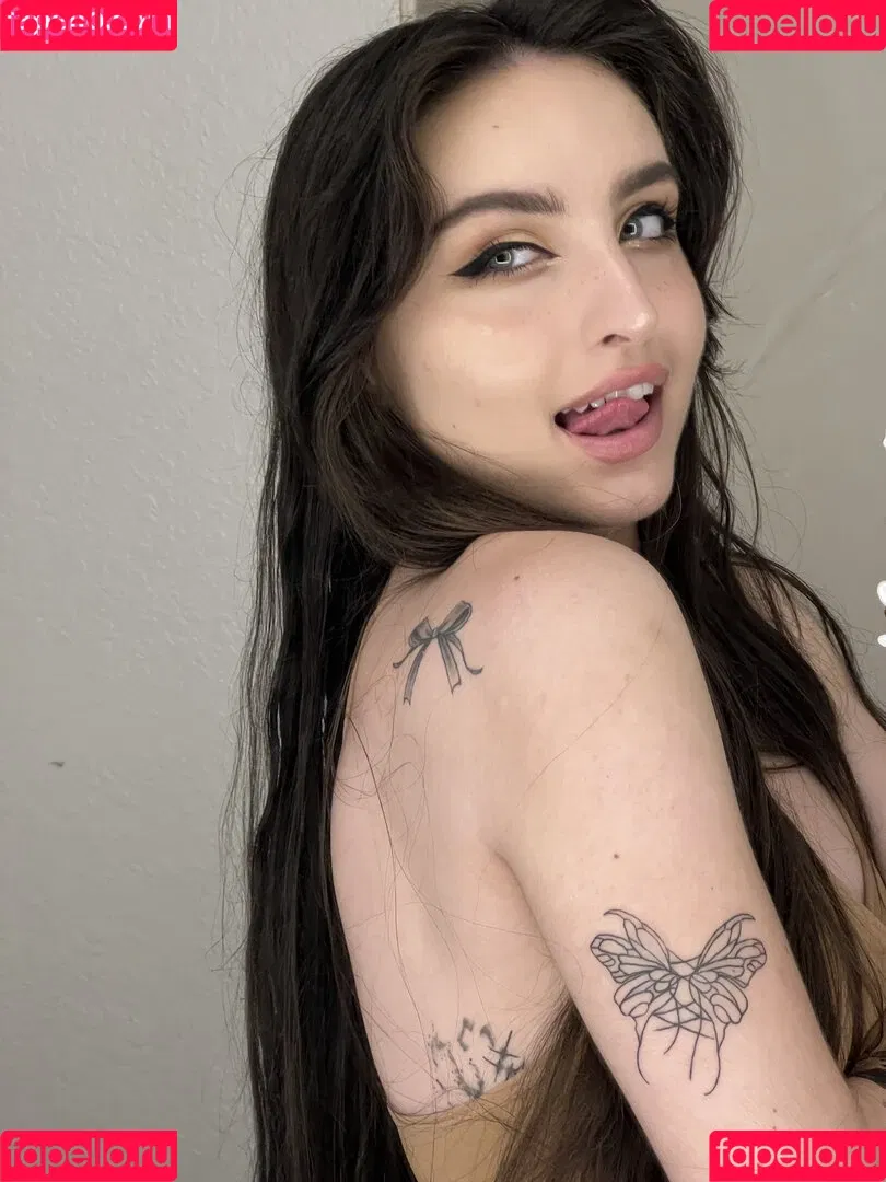 Beebee ASMR Onlyfans Photo Gallery 