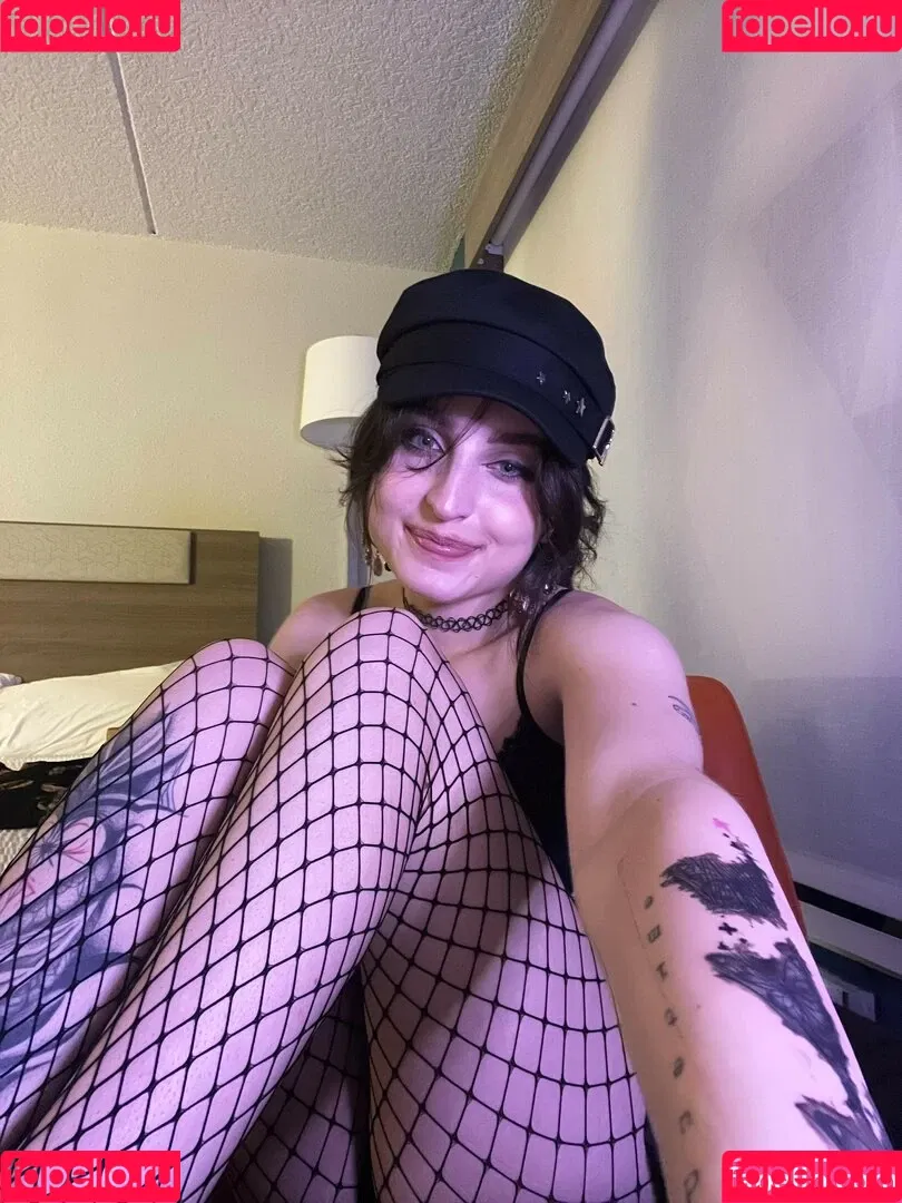 Beebee ASMR Onlyfans Photo Gallery 