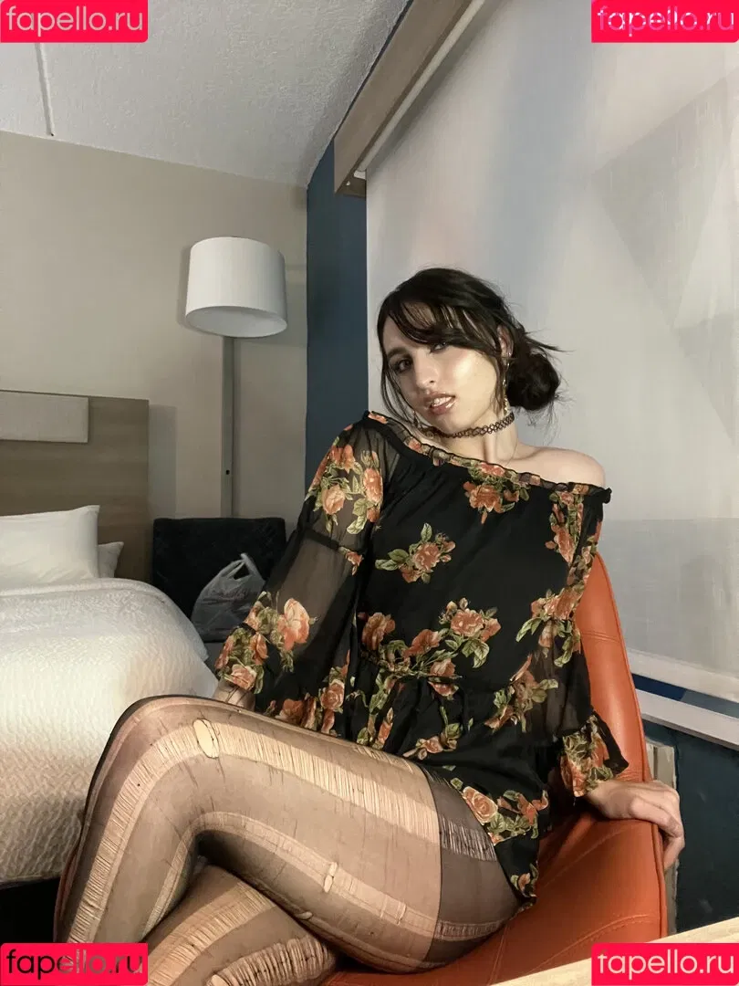 Beebee ASMR Onlyfans Photo Gallery 