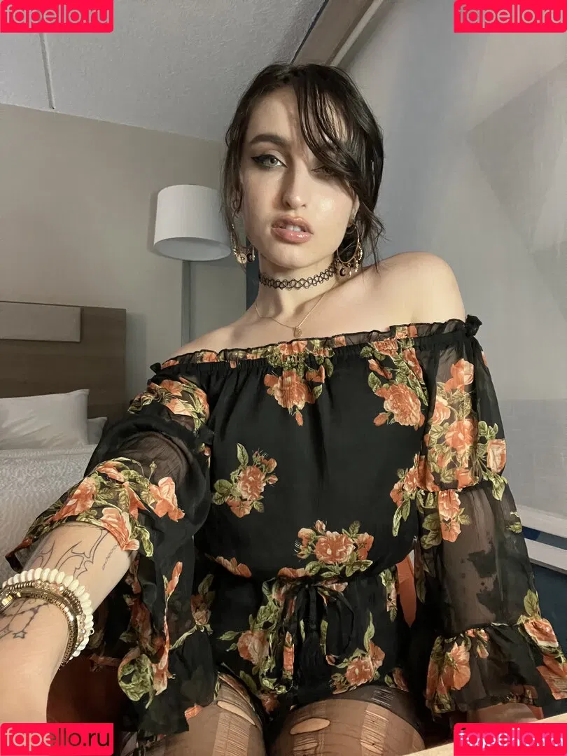 Beebee ASMR Onlyfans Photo Gallery 