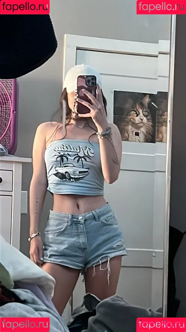 Beebee ASMR Onlyfans Photo Gallery 