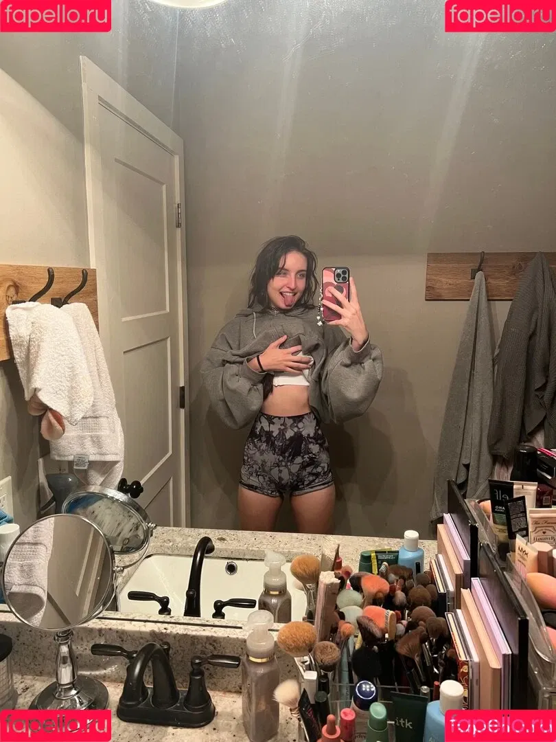 Beebee ASMR Onlyfans Photo Gallery 