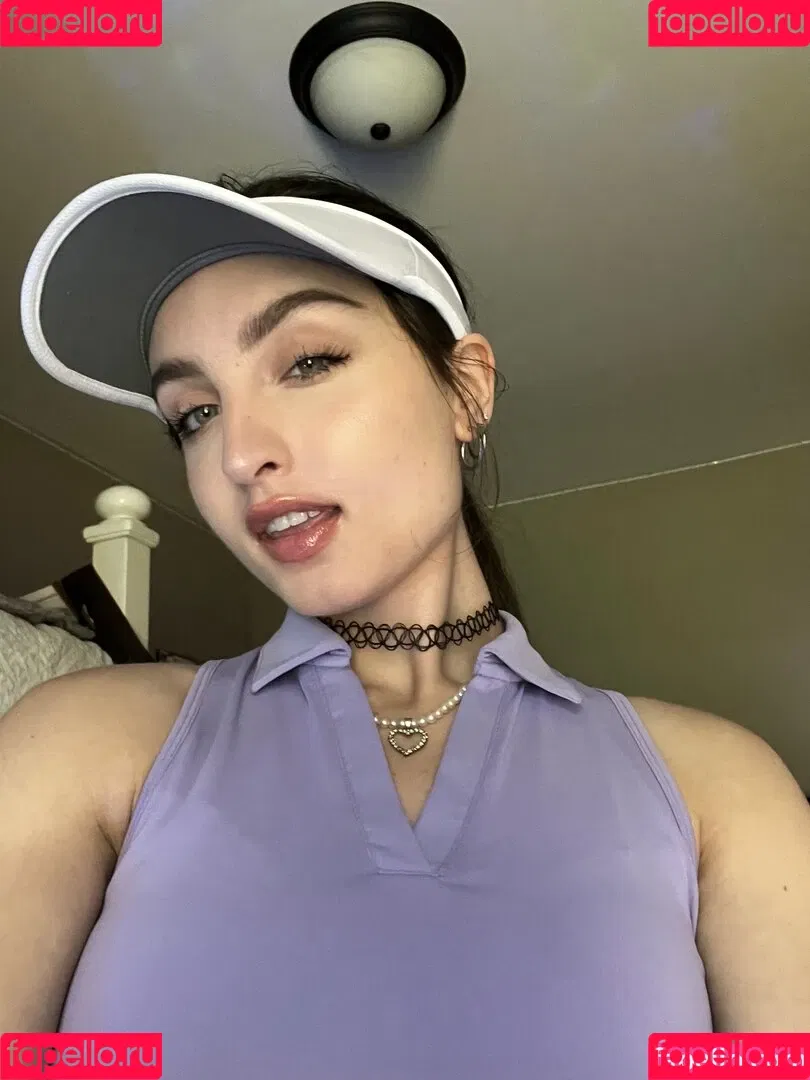 Beebee ASMR Onlyfans Photo Gallery 
