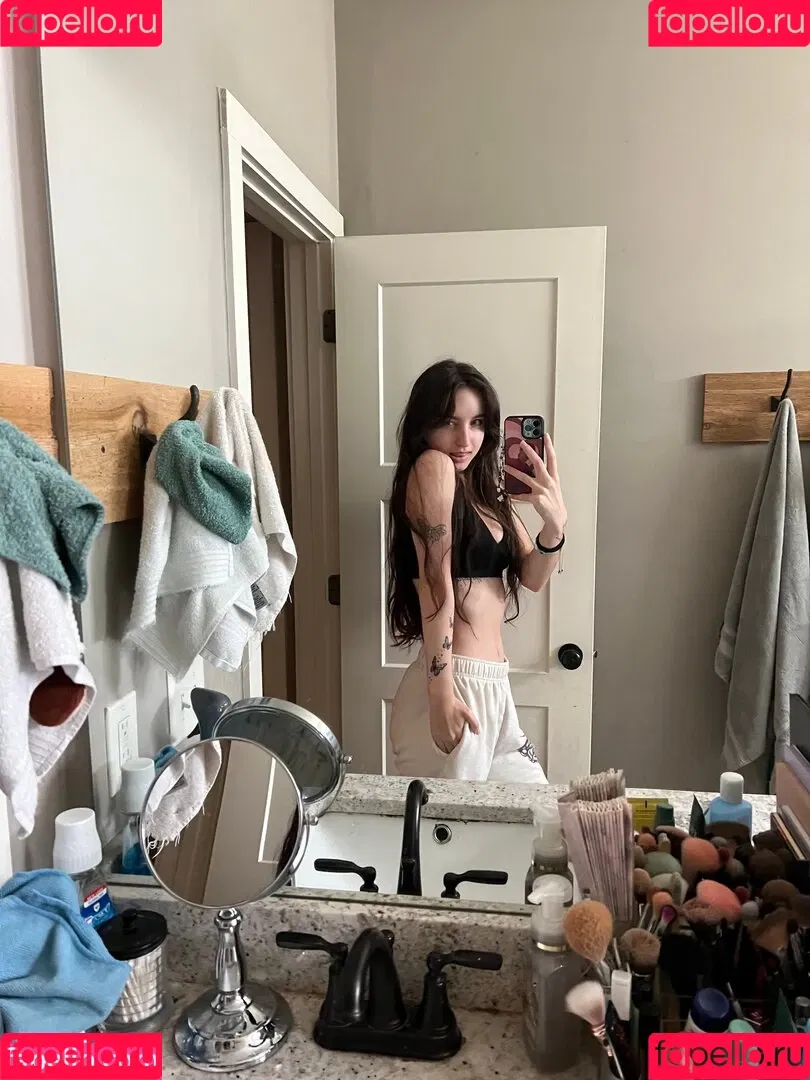 Beebee ASMR Onlyfans Photo Gallery 