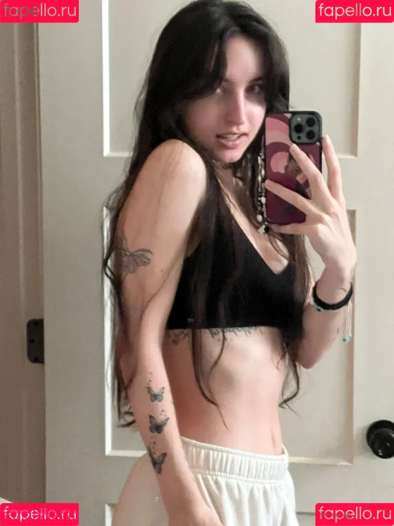 Beebee ASMR Onlyfans Photo Gallery 