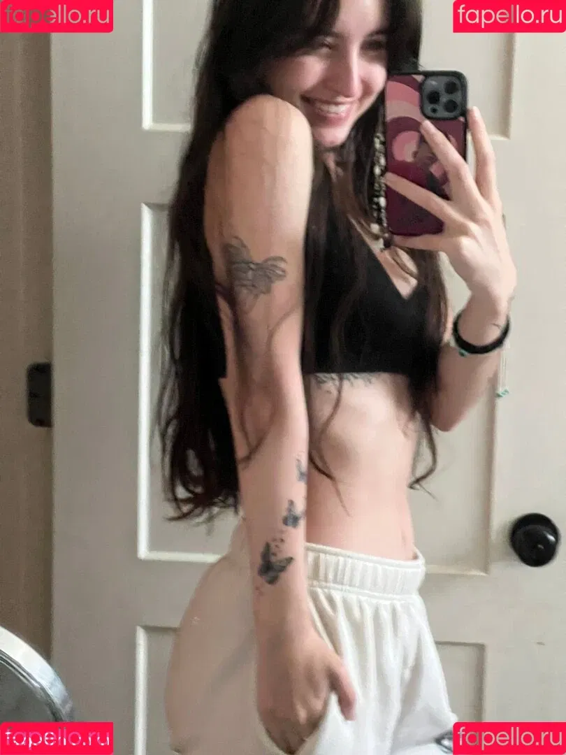 Beebee ASMR Onlyfans Photo Gallery 