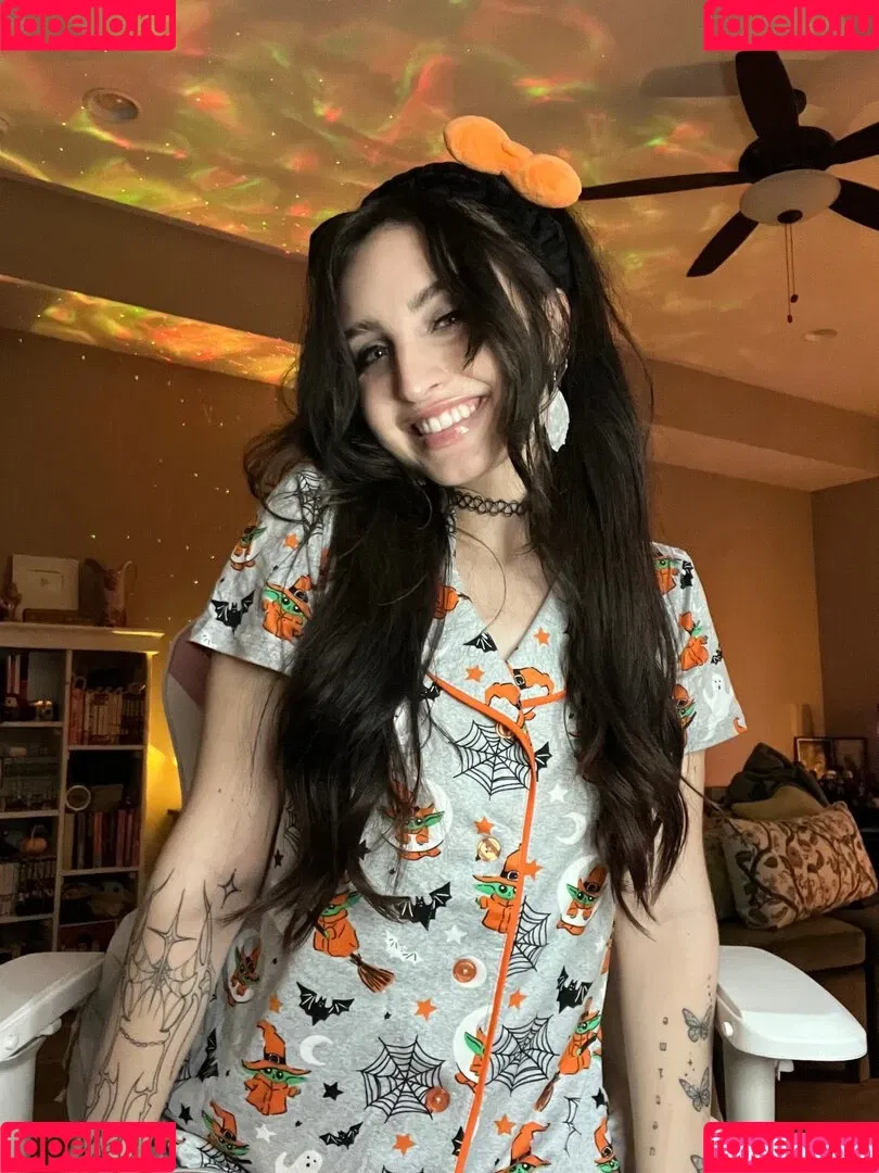 Beebee ASMR Onlyfans Photo Gallery 
