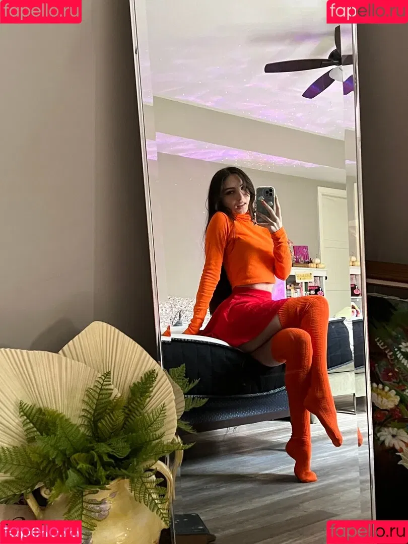 Beebee ASMR Onlyfans Photo Gallery 