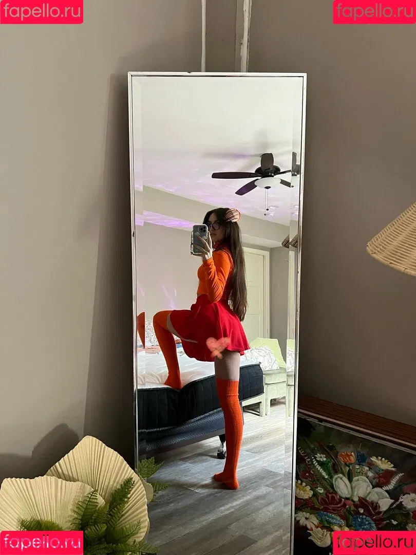 Beebee ASMR Onlyfans Photo Gallery 