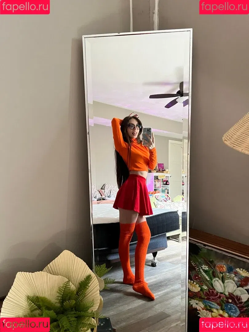 Beebee ASMR Onlyfans Photo Gallery 