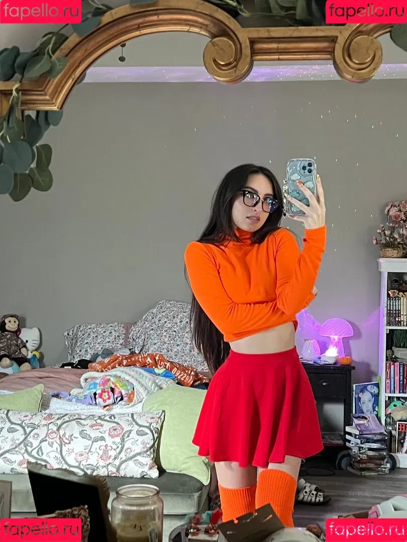 Beebee ASMR Onlyfans Photo Gallery 