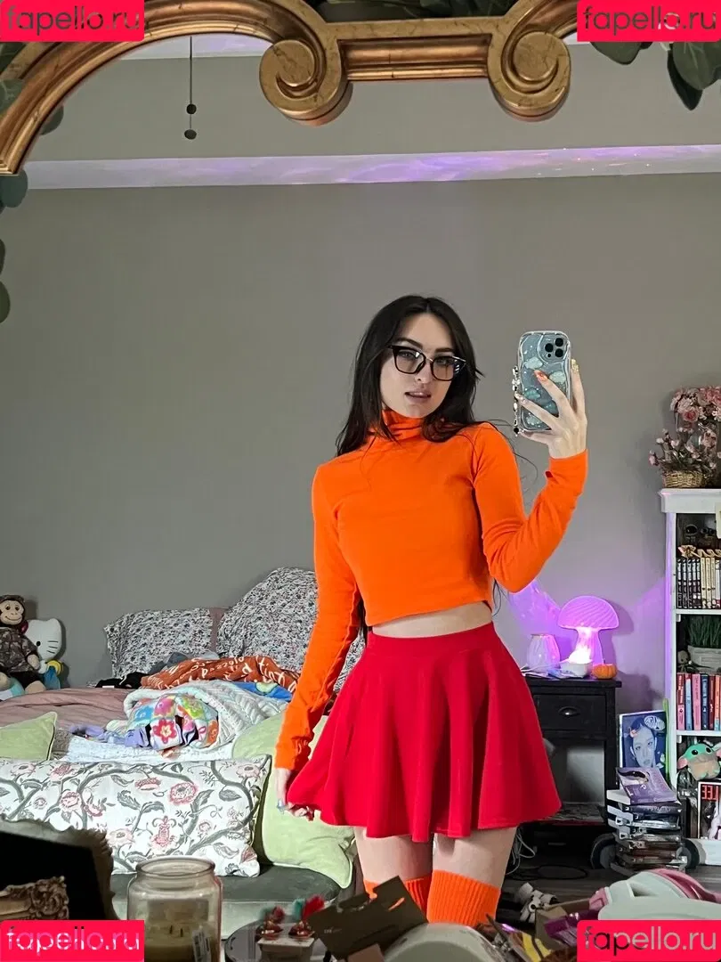 Beebee ASMR Onlyfans Photo Gallery 