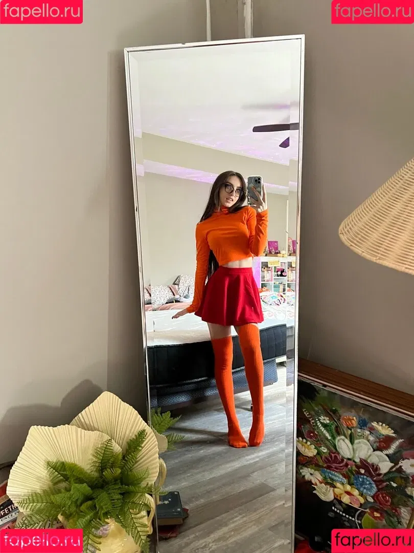 Beebee ASMR Onlyfans Photo Gallery 