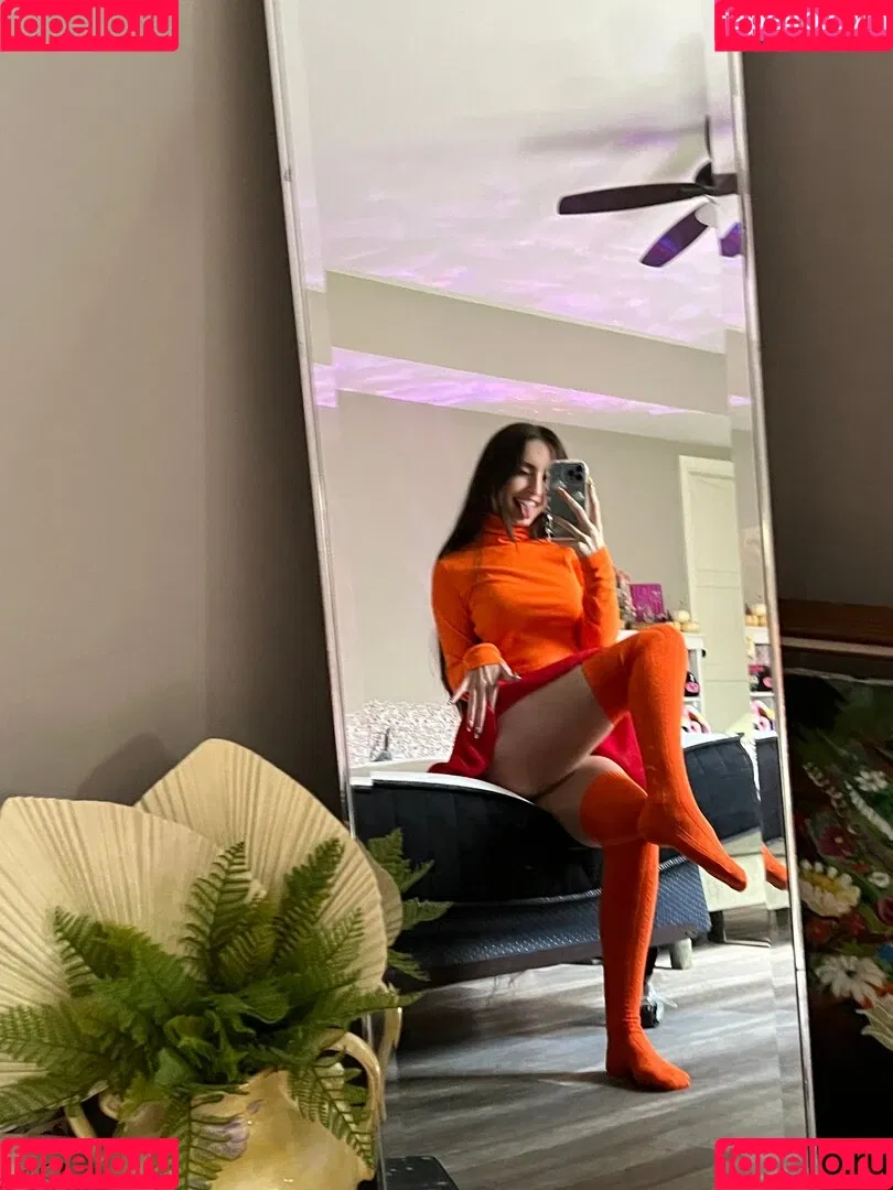 Beebee ASMR Onlyfans Photo Gallery 