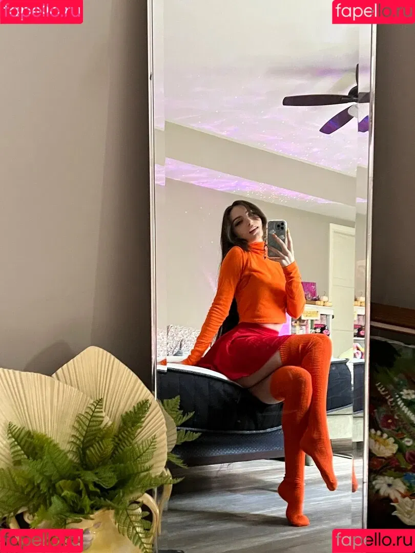 Beebee ASMR Onlyfans Photo Gallery 