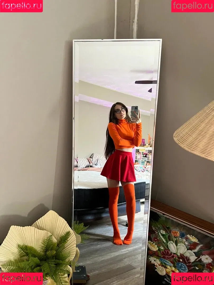 Beebee ASMR Onlyfans Photo Gallery 