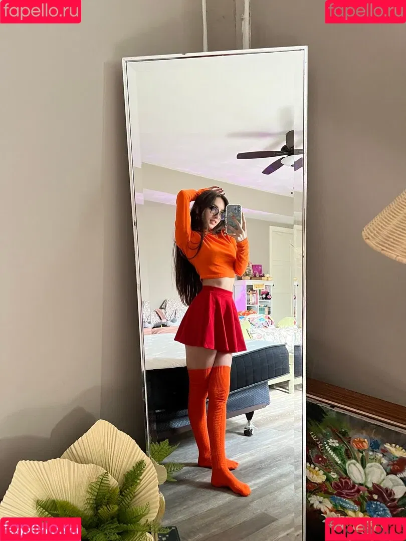 Beebee ASMR Onlyfans Photo Gallery 