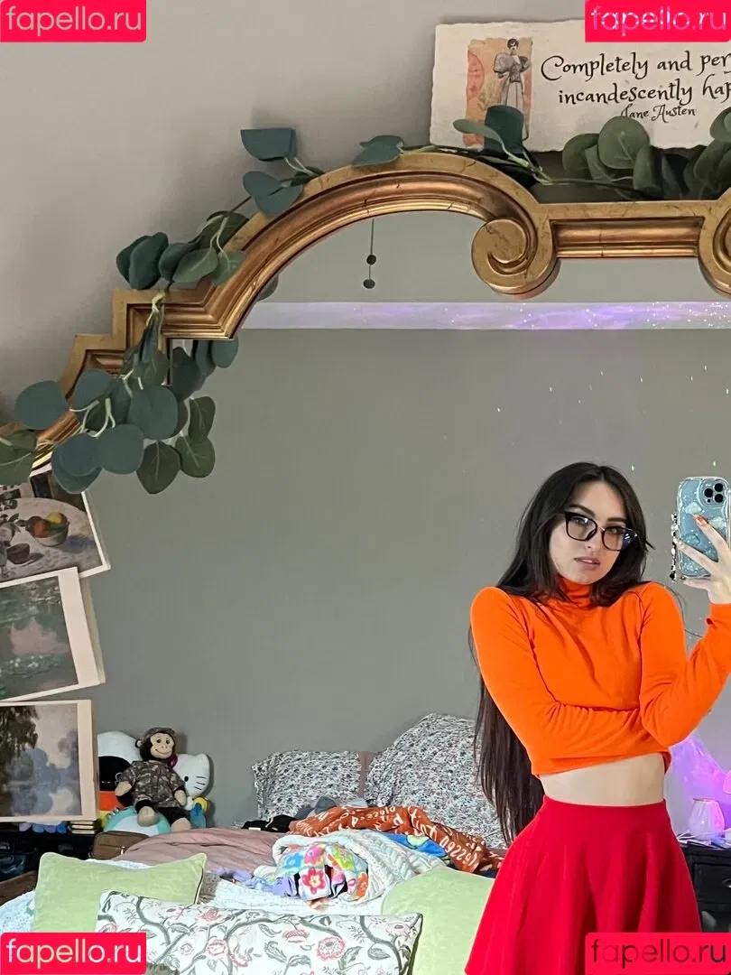 Beebee ASMR Onlyfans Photo Gallery 