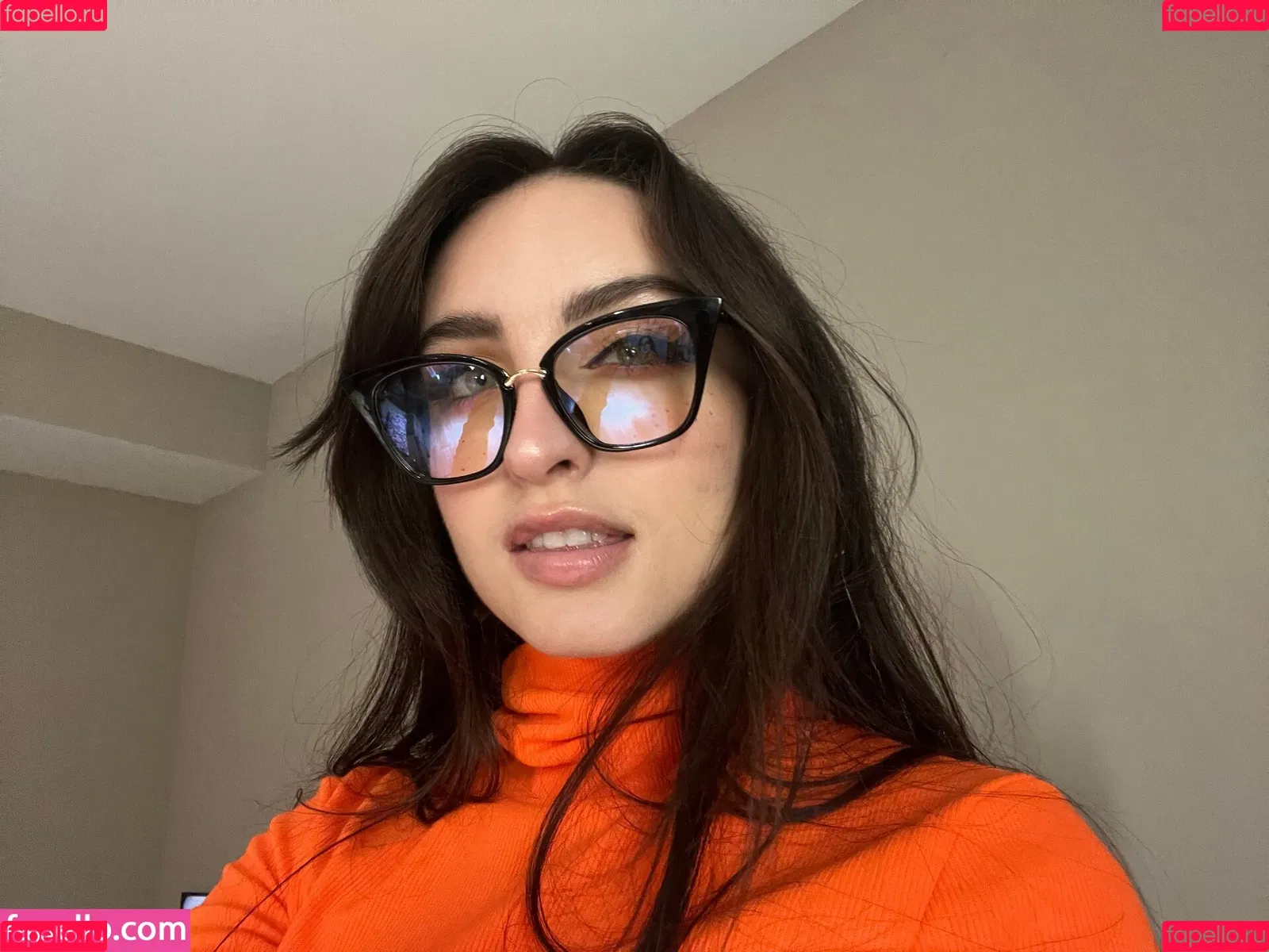 Beebee ASMR Onlyfans Photo Gallery 
