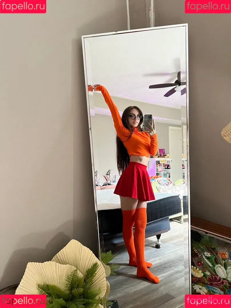 Beebee ASMR Onlyfans Photo Gallery 
