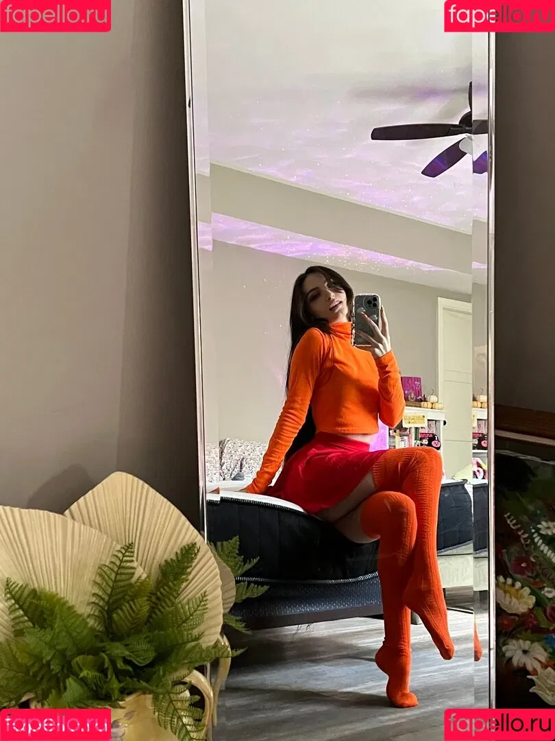 Beebee ASMR Onlyfans Photo Gallery 