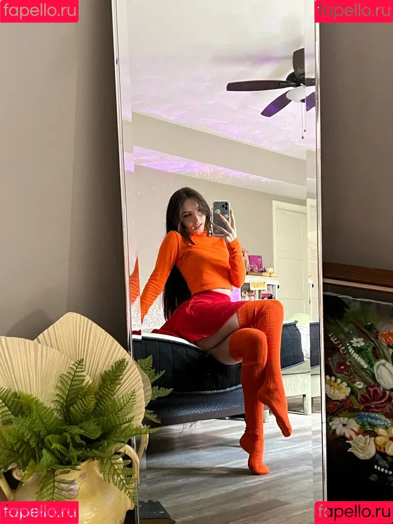 Beebee ASMR Onlyfans Photo Gallery 