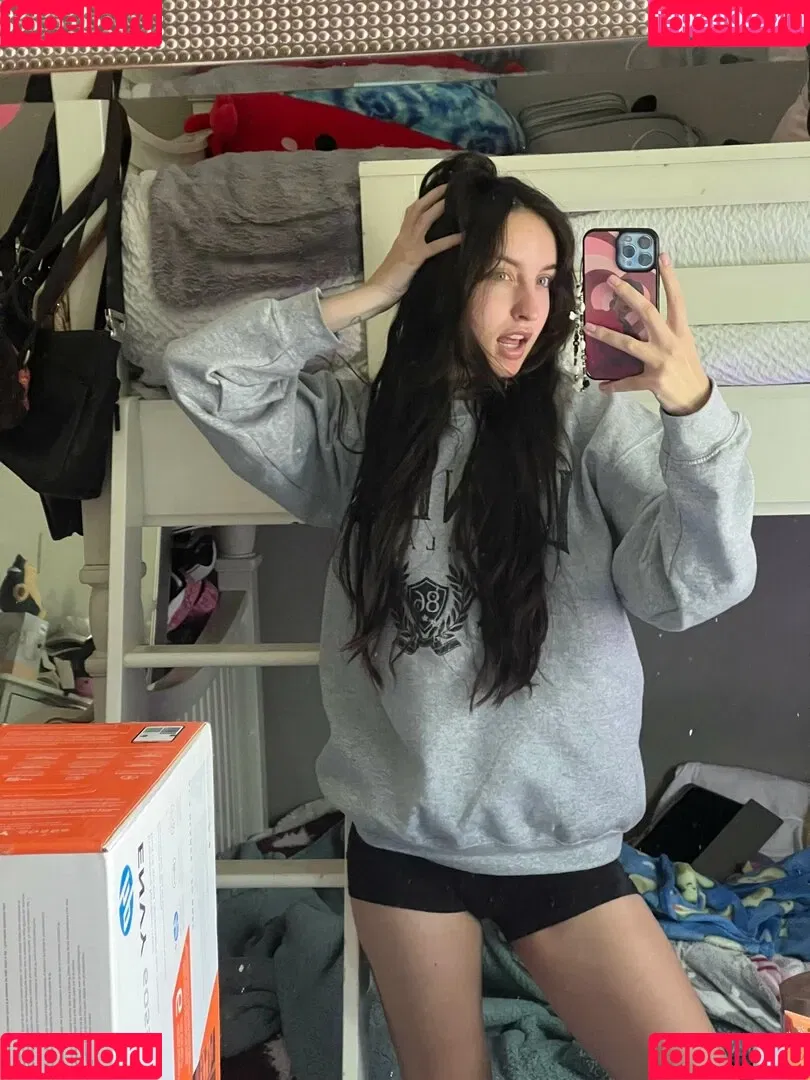 Beebee ASMR Onlyfans Photo Gallery 