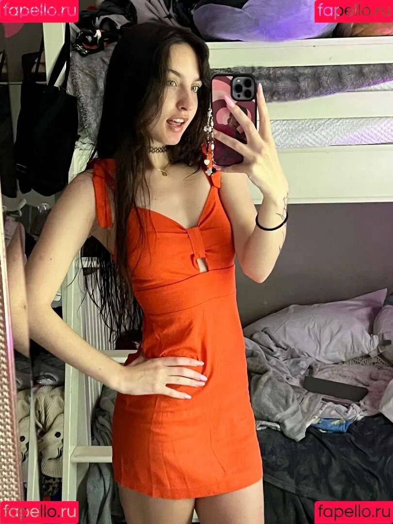 Beebee ASMR Onlyfans Photo Gallery 