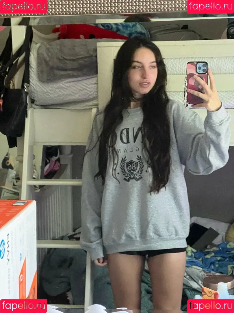 Beebee ASMR Onlyfans Photo Gallery 