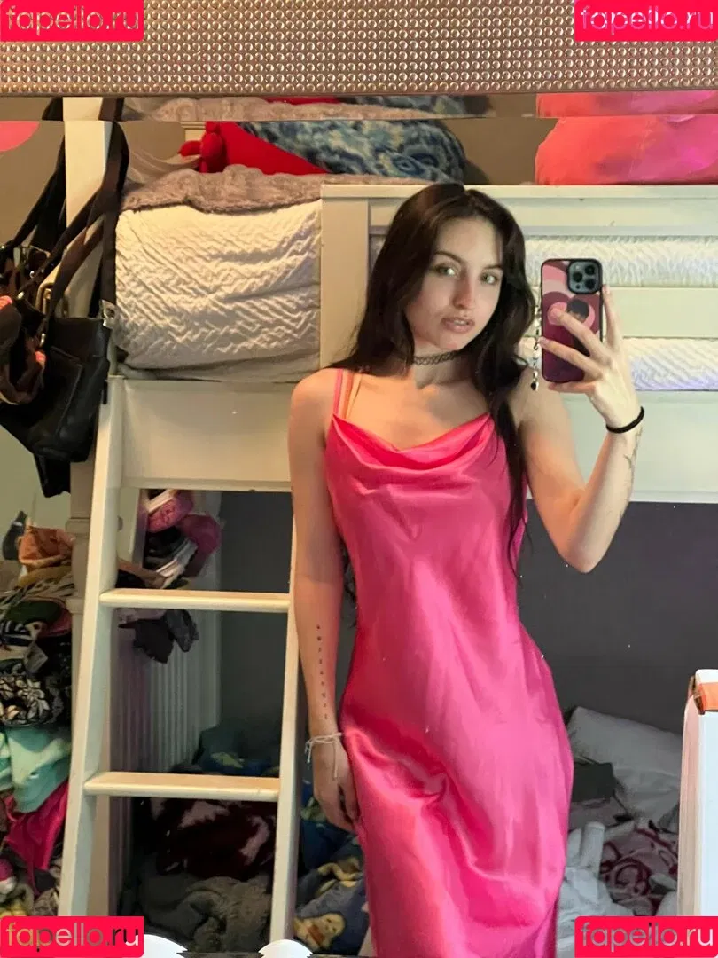 Beebee ASMR Onlyfans Photo Gallery 