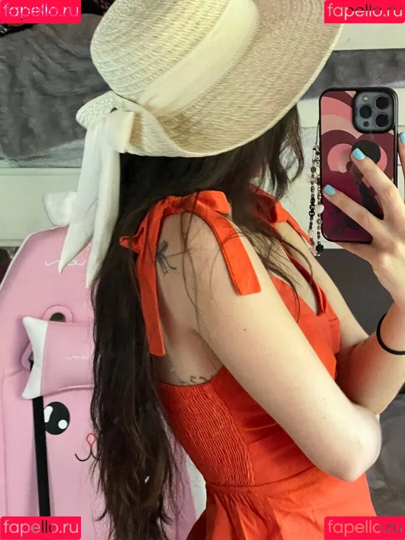 Beebee ASMR Onlyfans Photo Gallery 