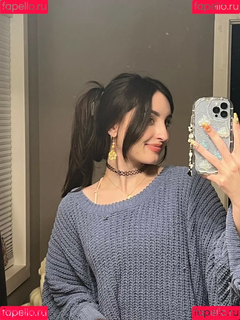 Beebee ASMR Onlyfans Photo Gallery 