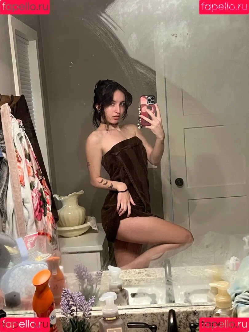 Beebee ASMR Onlyfans Photo Gallery 