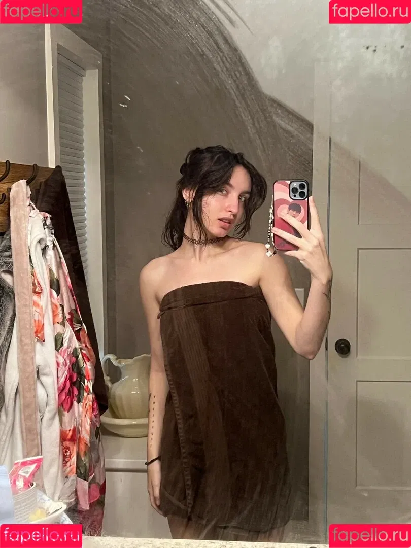Beebee ASMR Onlyfans Photo Gallery 